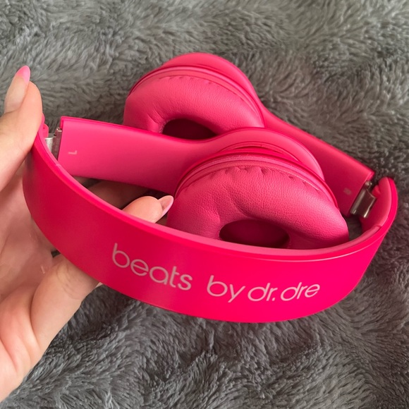 Beats by DrePink headphonesused once !!!